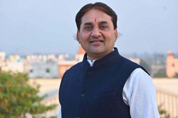 पूर्ण बहुमत से सरकार बनाएंगे मोदी- नीलू