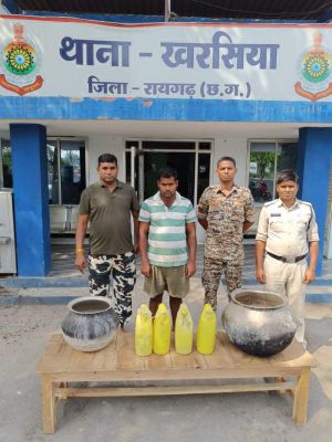 महुआ शराब संग युवक गिरफ्तार