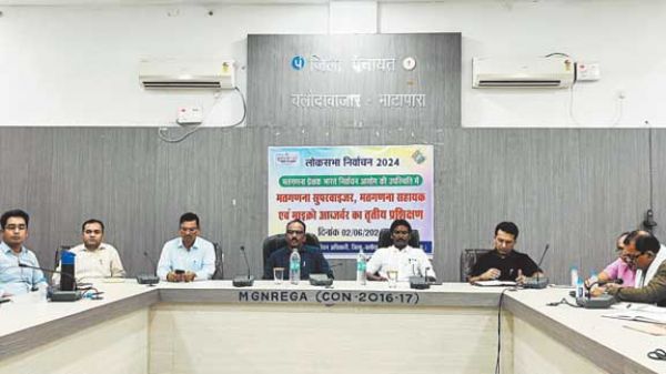 माइक्रो आब्जर्वर व गणना अधिकारियों को प्रशिक्षण