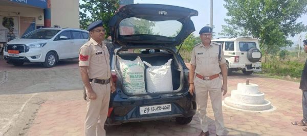 27 किलो गांजा संग नाबालिग पकड़ाया, 3 फरार