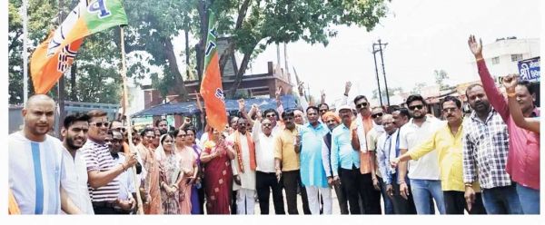 भोजराज नाग की जीत पर भाजपाइयों ने मनाई खुशियां