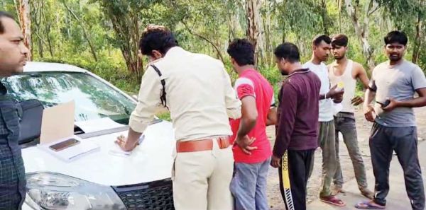मालवाहक पर सवारी, 14 गाडिय़ों पर जुर्माना