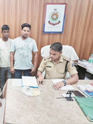 सट्टा-पट्टी लिखते दो आरोपियों पर कार्रवाई