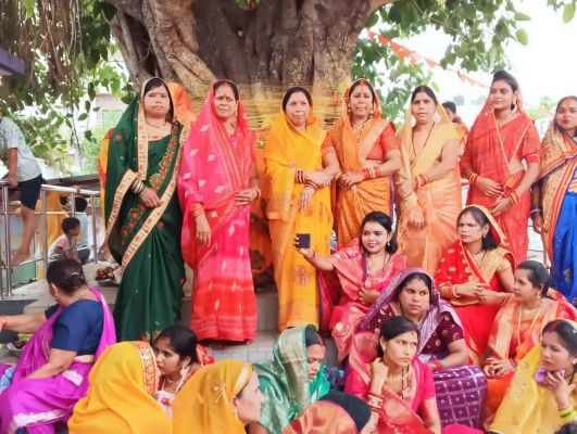 वट सावित्री का पर्व धूमधाम से मना