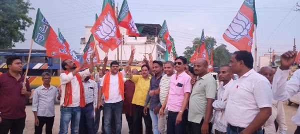 भोजराज नाग की जीत का जश्न