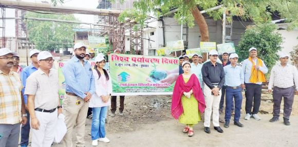 वेलकम डिस्टलरी प्लांट में पौधारोपण