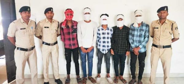 मंदिरों में मूर्ति तोडफ़ोड़ 2 नाबालिग सहित 10 गिरफ्तार