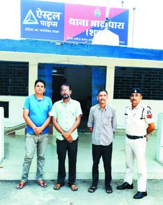 घर में घुसकर मारपीट, खड़ी कार में तोडफ़ोड़, 3 गिरफ्तार