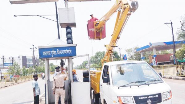 रामदरबार चौक में ट्रैफिक सिग्नल शुरू
