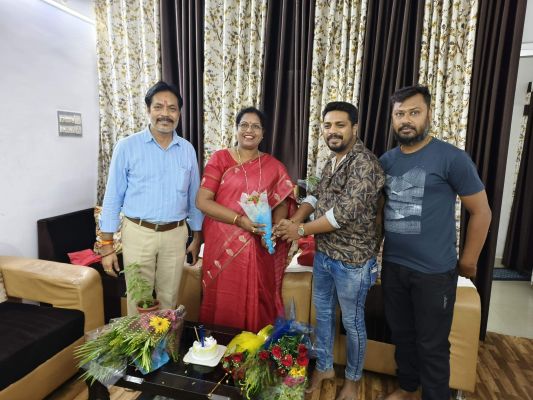 शमसुल ने महापौर को जन्मदिन की दी बधाई 