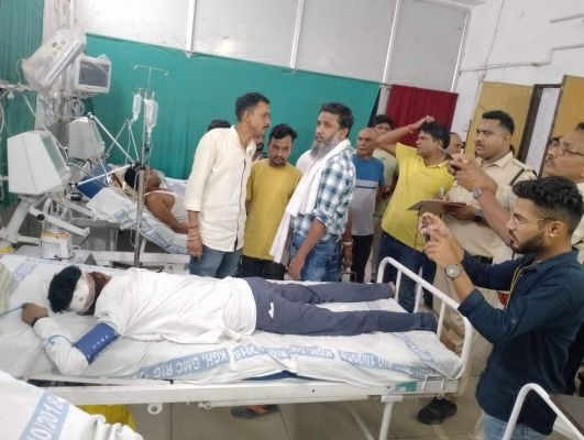 पत्रकार पर पहले एफआईआर,  अब पिटाई...