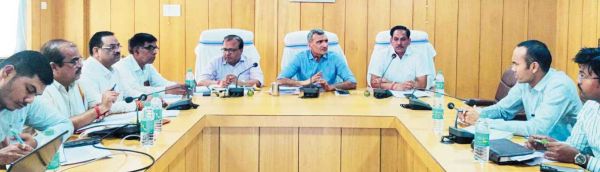 लोकहित के मामलों को गंभीरता से लें, निराकरण में लापरवाही न करें