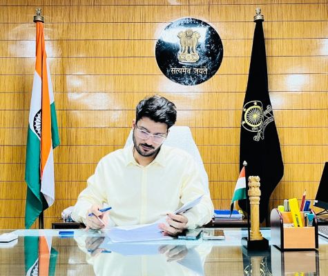 जिले के नये कलेक्टर दीपक सोनी ने संभाला पदभार