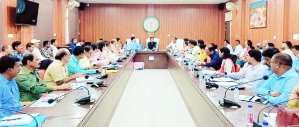 कलेक्टर ने ली साप्ताहिक समय-सीमा की बैठक