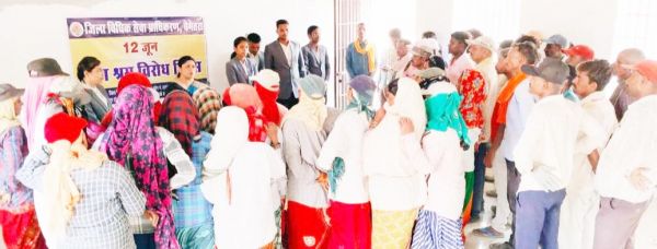 14 वर्ष से कम उम्र के बच्चों से काम करवाना कानूनी अपराध 