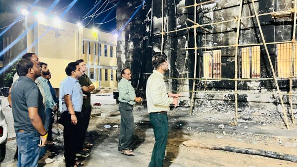 रेस्टोरेशन कार्य का जायजा लेने देर रात कलेक्टोरेट पहुंचे कलेक्टर-एसपी