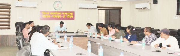राजस्व प्रकरणों का निर्धारित समय में करें निराकरण