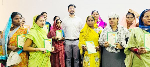 11 लोगों को तत्काल मिला नया राशन कार्ड 