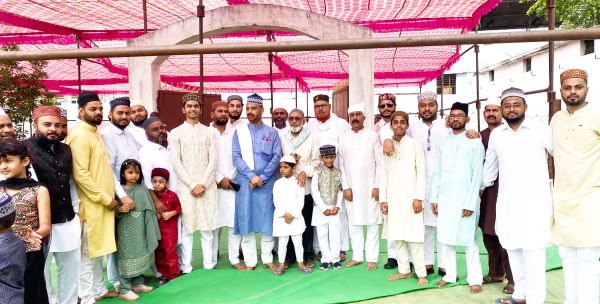 ईदुलज्जुहा की नमाज पढ़ मांगी अमनो शुकुन की दुआ