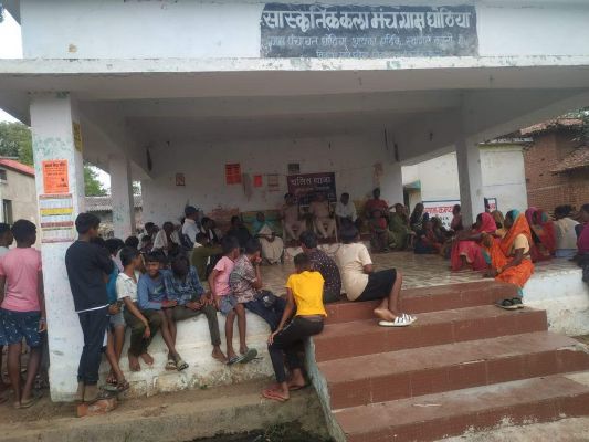 ग्रामीणों को दी नवीन कानून की जानकारी