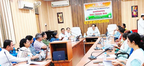 दिन की रोशनी में काटता है डेंगू का मच्छर