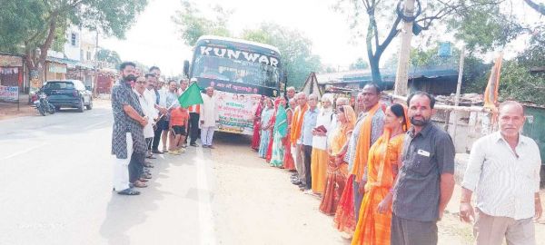 रामलला दर्शन के लिए 21 श्रद्धालु रवाना