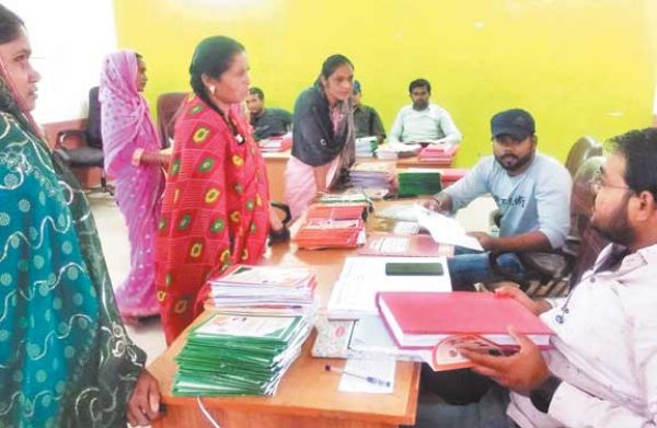 बकाया कर देने पर ही राशन कार्ड का नवीनीकरण...