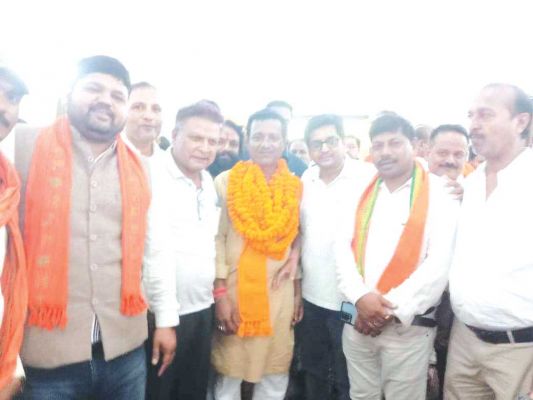 सांसद राठिया से जिला मंत्री निखिल ने की मुलाकात