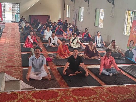 जगह-जगह योगाभ्यास