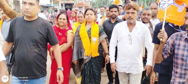 सांसद बनने के बाद पहली बार मैनपुर पहुंची रूपकुमारी का भव्य स्वागत