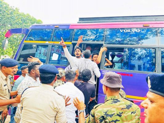 नीट की पुन: परीक्षा की मांग पर सीएम का समर्थन मांगने निकले एनएसयूआई कार्यकर्ता गिरफ्तार    