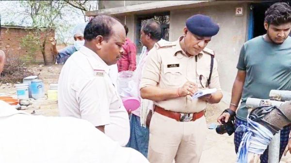 कुल्हाड़ी से वार कर पत्नी की हत्या, बंदी