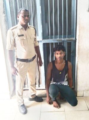 मेडिकल दुकान में चोरी,  नाबालिग समेत दो गिरफ्तार, एक फरार