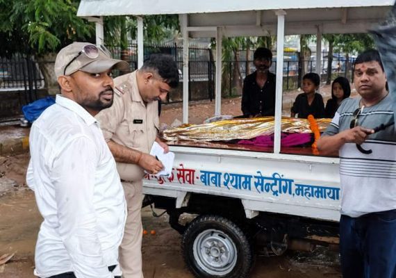 पुलिस ने जन सहयोग से महिला का किया अंतिम संस्कार