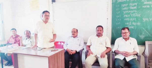 बच्चों के सर्वांगीण विकास के लिए काम करें शिक्षक