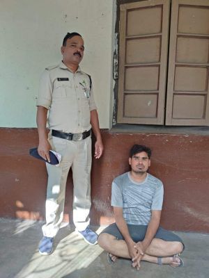 युवती से छेडख़ानी, आरोपी गिरफ्तार 