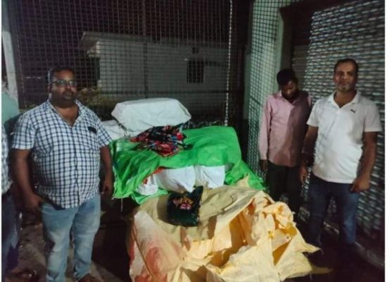  महाराष्ट्र भेजने से पहले पुलिस व स्वास्थ्य विभाग ने पकड़ा लाखों का तम्बाकू