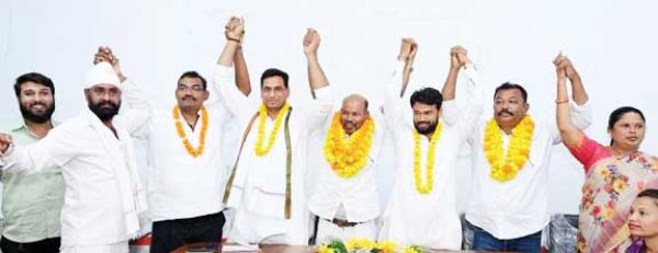 निगम के नेता प्रतिपक्ष उदयनाथ, उप नेताप्रतिपक्ष राय बने