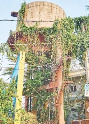 जनहित में जर्जर पानी टंकी को गिराने की मांग