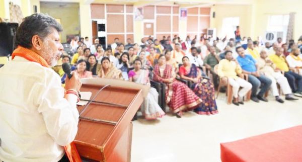 देश में आपातकाल लगाने की दोषी है कांग्रेस- किरण देव