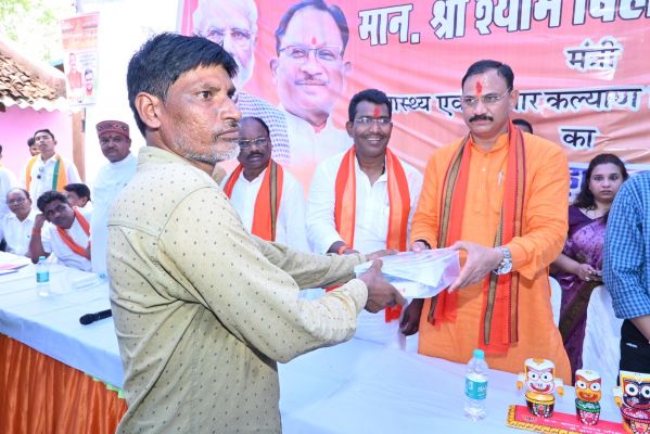 गरियाबंद में 10 बिस्तरीय डायलिसिस यूनिट शुरू, किडनी पीडि़त मरीजों को मेडिकल किट