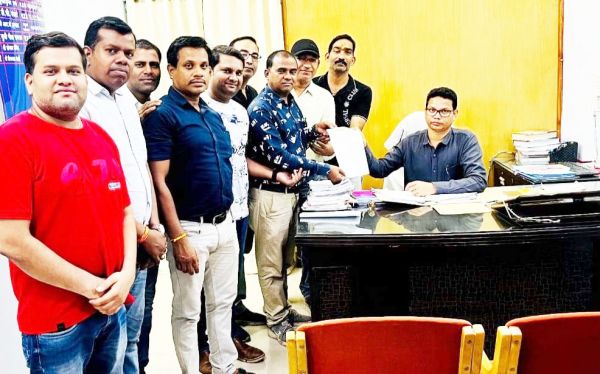 मरौद टोल प्लाजा से परेशान व्यापारियों ने एडीएम को सौंपा ज्ञापन