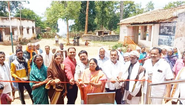 आजादी के बाद पहली बार गांव पहुंची विधायक