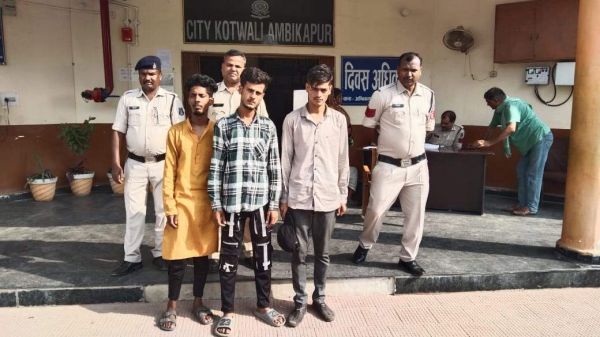 किराना दुकान में चोरी, 3 आरोपी गिरफ्तार