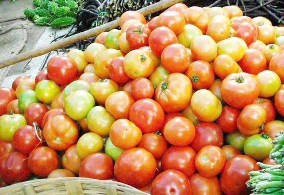 बारिश में घटी आवक, टमाटर-आलू और प्याज की कीमतों ने पकड़ी रफ्तार