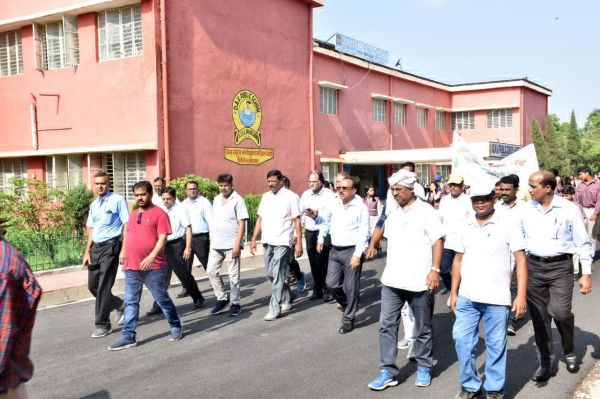 स्वच्छता जागरूकता रैली निकाली