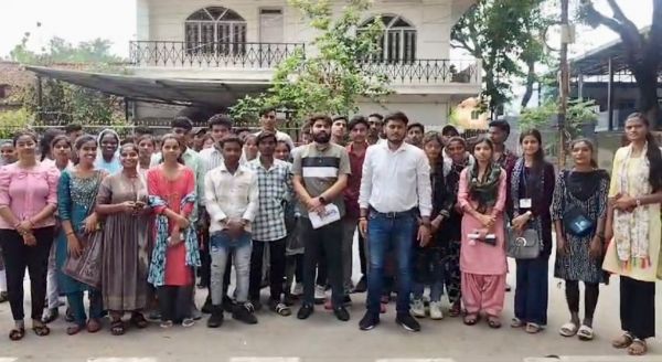 संभाग के विभिन्न महाविद्यालयों के एक ही कक्षा के सभी विद्यार्थी फेल