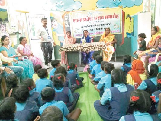 स्कूल आ पढ़े बर, जिनगी ला गढ़े बर-गिरीश