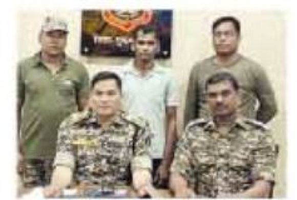 एक लाख का ईनामी नक्सली गिरफ्तार