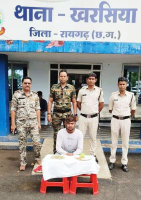 सूने मकान से चोरी, नाबालिग समेत 2 गिरफ्तार